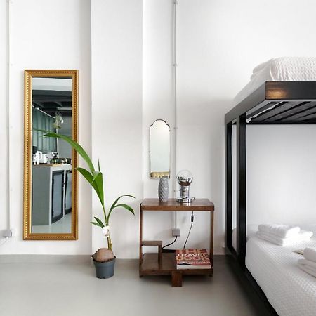 Monastiraki Factory Citycenter- Unspoiled Athens Apartments מראה חיצוני תמונה