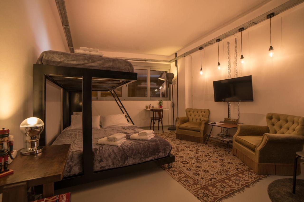 Monastiraki Factory Citycenter- Unspoiled Athens Apartments מראה חיצוני תמונה